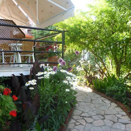 Kostas